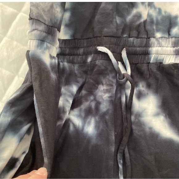 Black tie-dye Jumpsuit with elastic adjustable waist and pockets - Picture 5 of 6